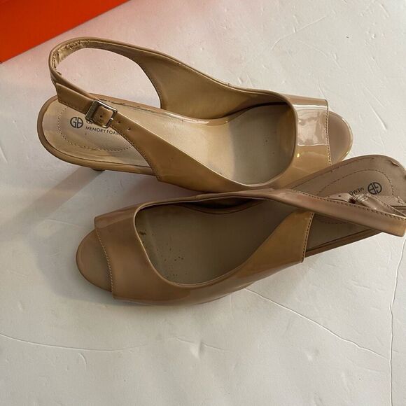 Giani Bernini Tan Laycee Memory Foam Heels Size 11 - Picture 6 of 9